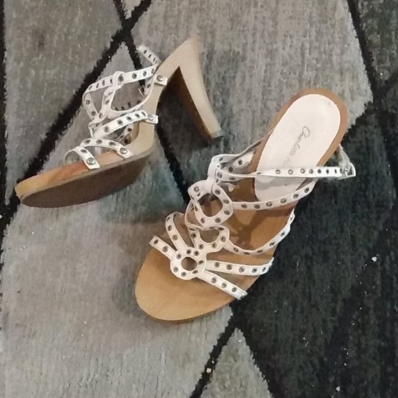 Women's high heel shoes - Picture 3 of 4